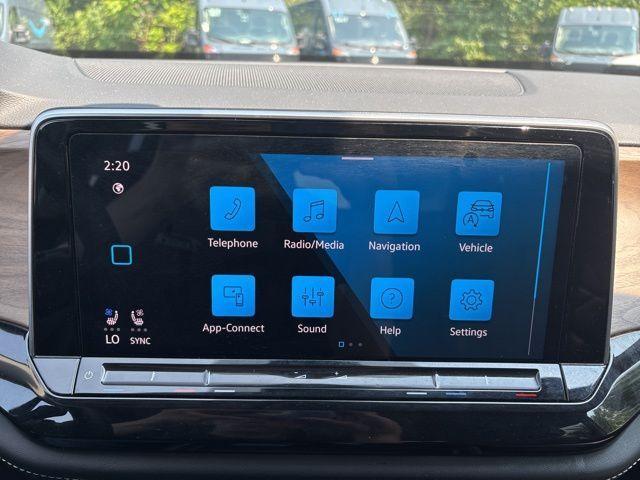 Photo of 2024 Silver Bird Metallic Volkswagen Atlas