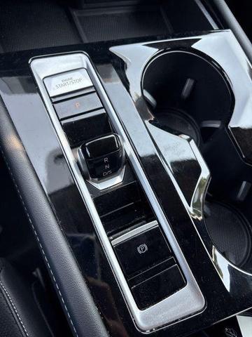 Photo of 2024 Silver Bird Metallic Volkswagen Atlas