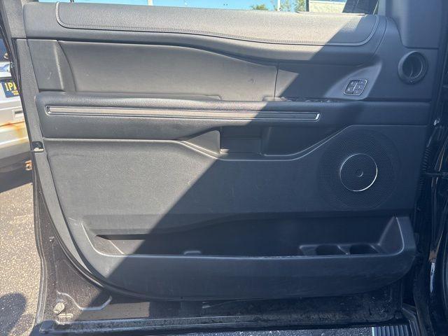 Photo of 2023 Black Metallic Ford Expedition Max