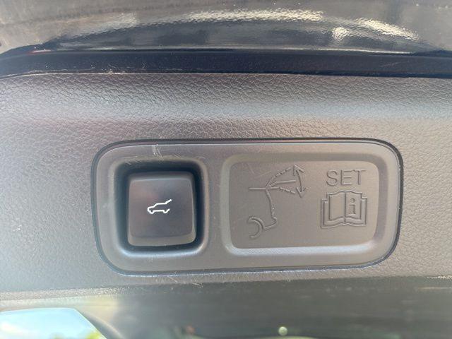 Photo of 2023 Black Metallic Ford Expedition Max