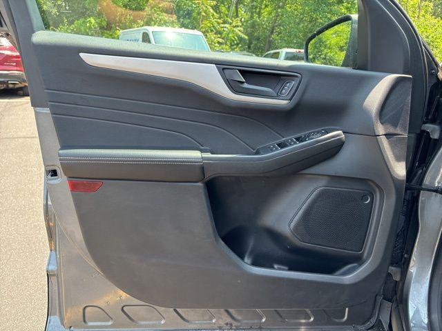 Photo of 2022 Carbonized Gray Metallic Ford Escape