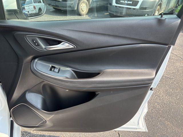 Photo of 2022 White Frost Tri-Coat Buick Encore GX