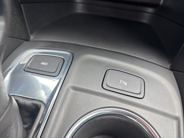 Photo of 2022 Silver Ice Metallic Chevrolet Equinox