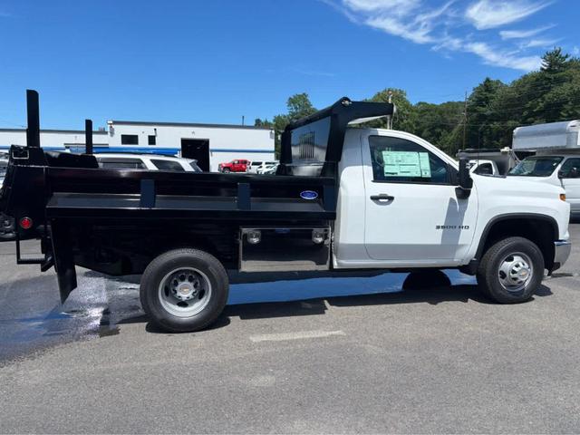 Photo of 2025 Summit White Chevrolet Silverado 3500