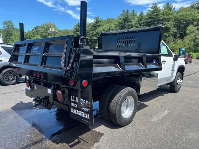 Photo of 2025 Summit White Chevrolet Silverado 3500