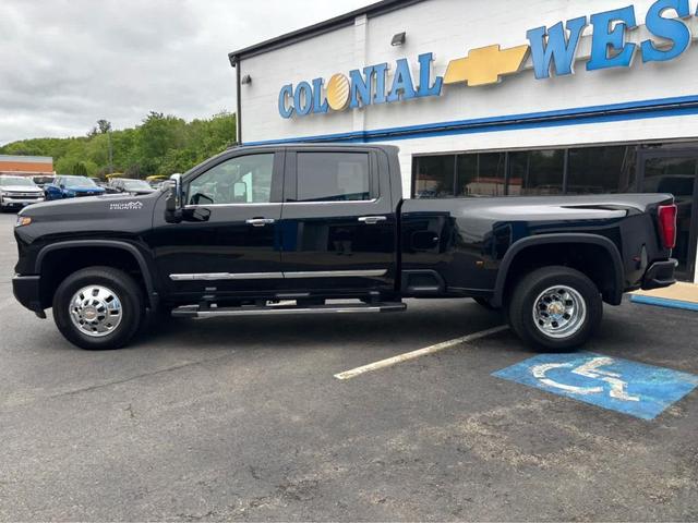 Photo of 2025 Black Chevrolet Silverado 3500