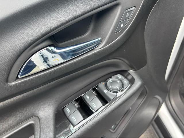 Photo of 2022 Iridescent Pearl Tricoat Chevrolet Equinox