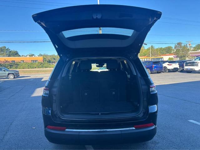 Photo of 2022 Diamond Black Jeep Grand Cherokee L