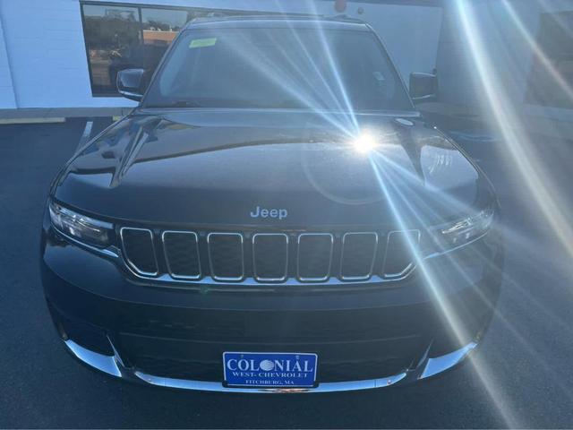 Photo of 2022 Diamond Black Jeep Grand Cherokee L