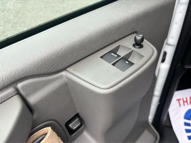 Photo of 2025 Summit White Chevrolet Express 2500