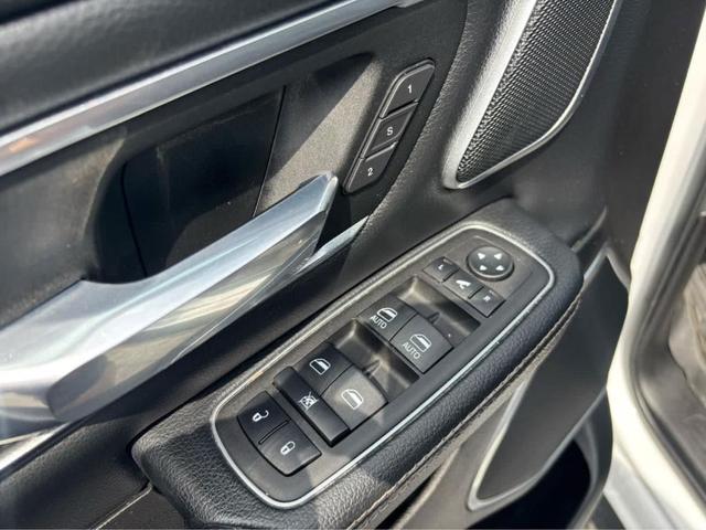 Photo of 2023 Bright White Clearcoat RAM 1500
