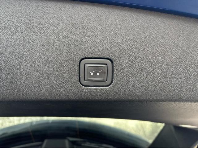 Photo of 2023 Opulent Blue Metallic Cadillac XT6
