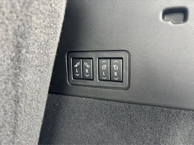 Photo of 2023 Opulent Blue Metallic Cadillac XT6