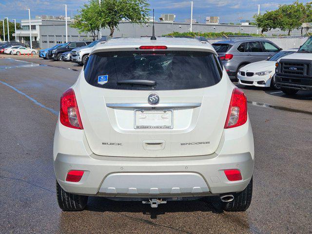 Photo of 2014 White Pearl Tricoat Buick Encore