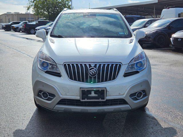 Photo of 2014 White Pearl Tricoat Buick Encore