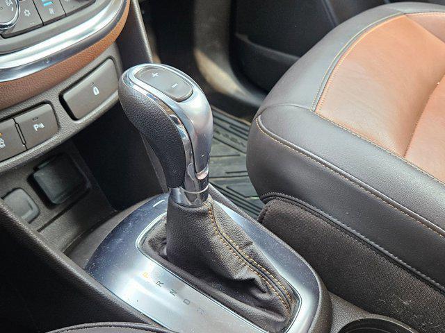 Photo of 2014 White Pearl Tricoat Buick Encore