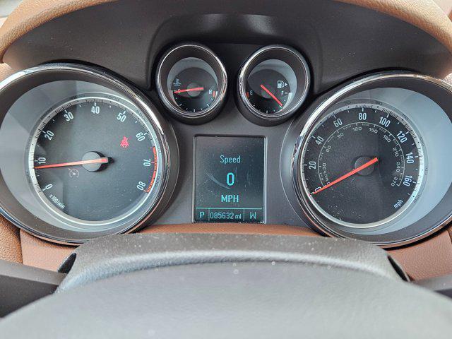 Photo of 2014 White Pearl Tricoat Buick Encore