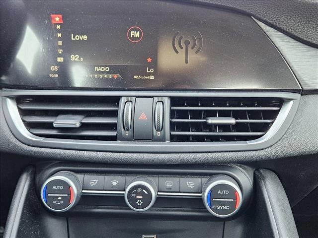 Photo of 2017 Montecarlo Blue Metallic Alfa Romeo Giulia