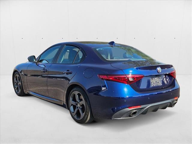 Photo of 2017 Montecarlo Blue Metallic Alfa Romeo Giulia