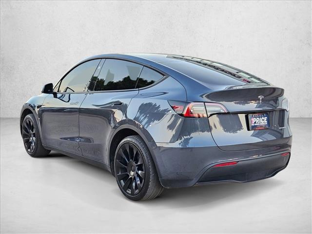 Photo of 2023 Silver/Gray Tesla Model Y