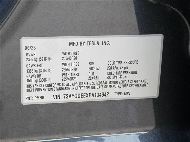 Photo of 2023 Silver/Gray Tesla Model Y