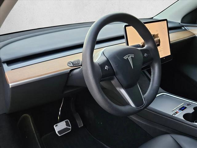 Photo of 2023 Silver/Gray Tesla Model Y