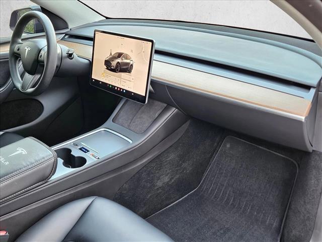 Photo of 2023 Silver/Gray Tesla Model Y