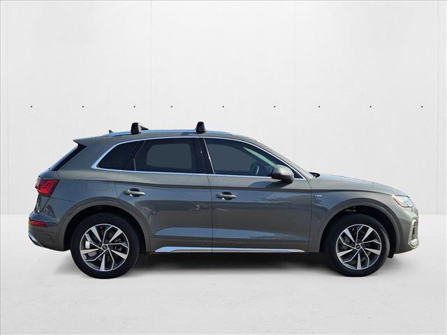 Photo of 2023 Daytona Gray Pearl Effect Audi Q5