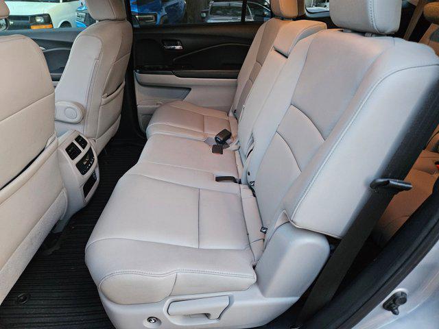 Photo of 2019 Modern Steel Metallic Honda Pilot