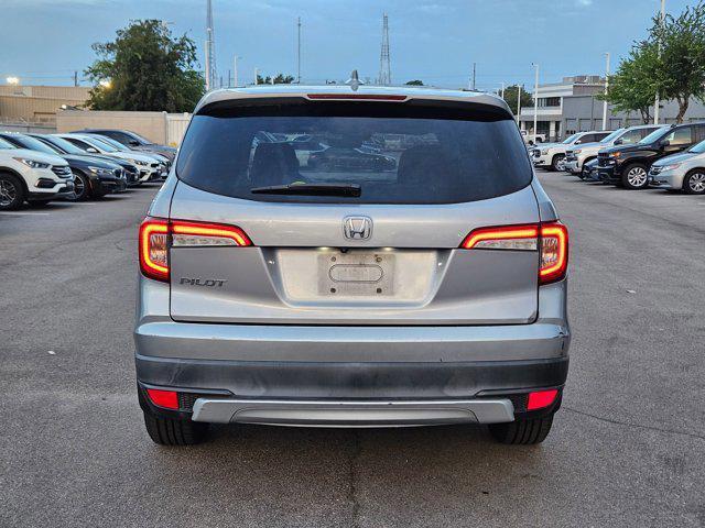 Photo of 2019 Modern Steel Metallic Honda Pilot