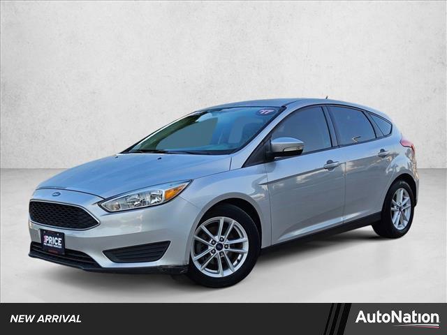 Photo of 2017 Silver/Gray Ford Focus
