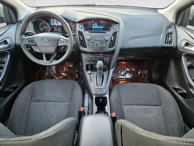 Photo of 2017 Silver/Gray Ford Focus