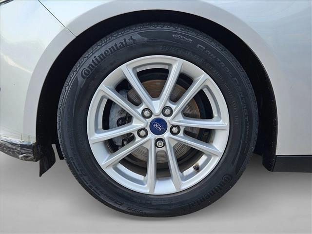 Photo of 2017 Silver/Gray Ford Focus
