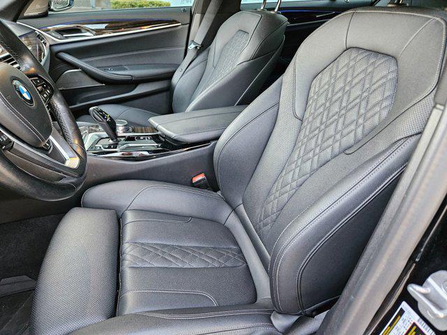 Photo of 2021 Black Sapphire Metallic BMW 530