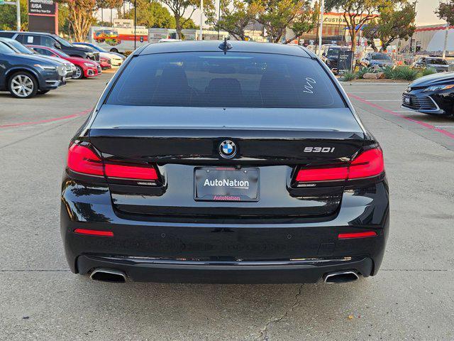Photo of 2021 Black Sapphire Metallic BMW 530