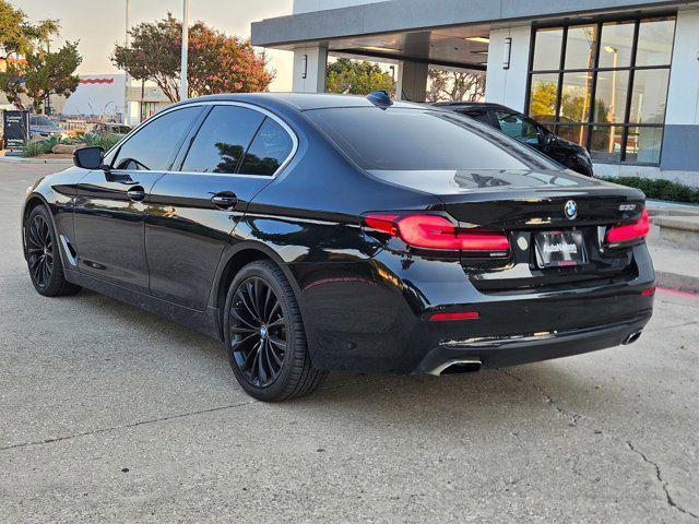 Photo of 2021 Black Sapphire Metallic BMW 530