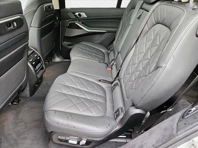 Photo of 2024 Alpine White BMW X7