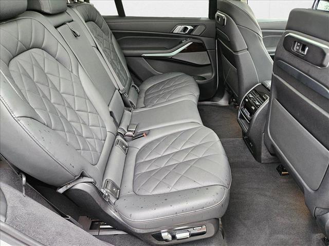 Photo of 2024 Alpine White BMW X7