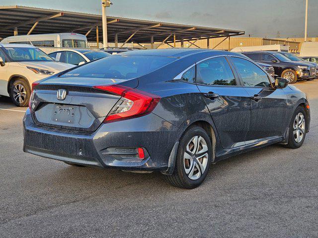 Photo of 2017 White Honda Civic