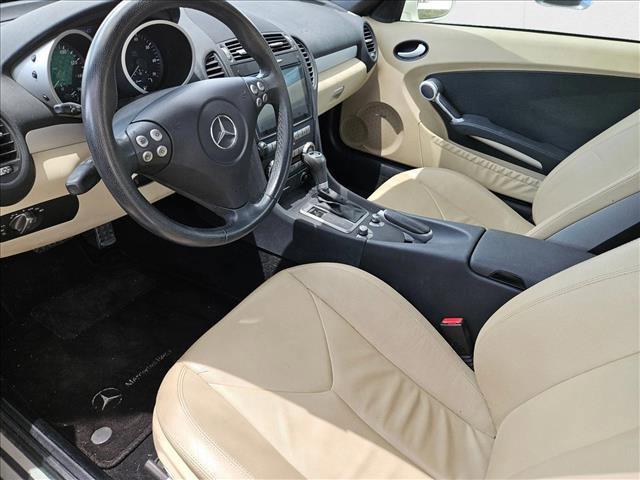 Photo of 2006 Alabaster White Mercedes-Benz SLK-Class