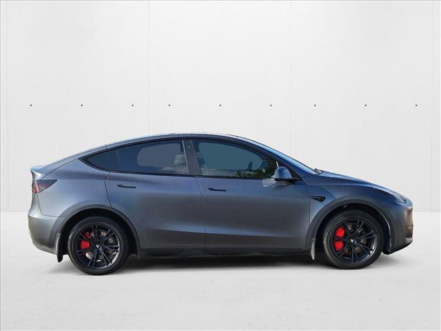 Photo of 2022 Silver/Gray Tesla Model Y