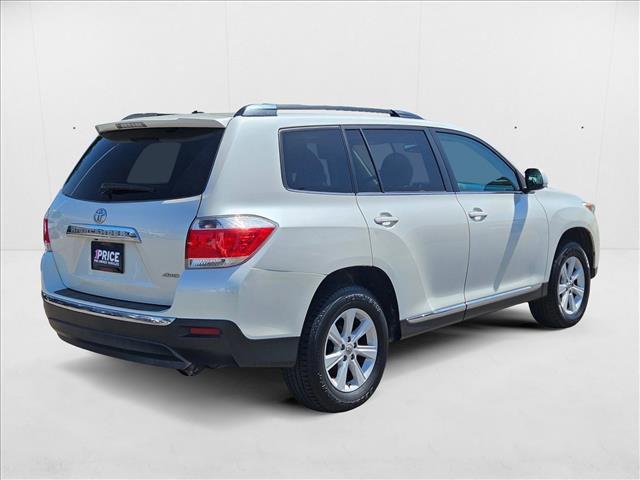 Photo of 2013 Blizzard Pearl Toyota Highlander