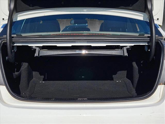 Photo of 2014 White Mercedes-Benz E-Class