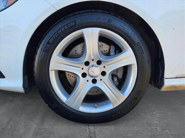 Photo of 2014 White Mercedes-Benz E-Class