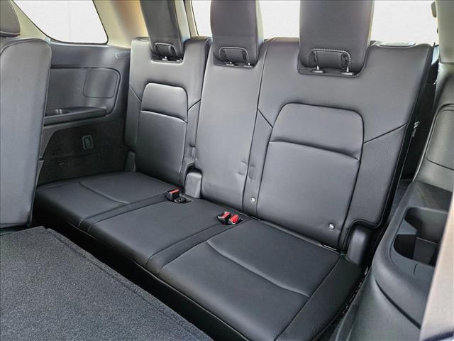 Photo of 2024 Pearl White Tricoat Nissan Pathfinder