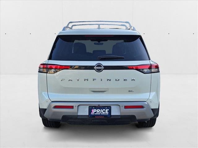 Photo of 2024 Pearl White Tricoat Nissan Pathfinder