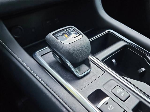 Photo of 2024 Pearl White Tricoat Nissan Pathfinder