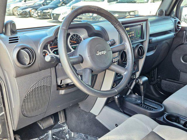Photo of 2010 Dark Charcoal Pearl Jeep Wrangler Unlimited