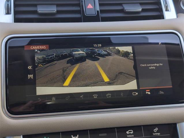 Photo of 2018 White Land Rover Range Rover Sport