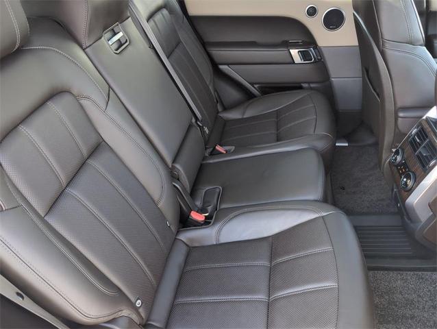 Photo of 2018 White Land Rover Range Rover Sport